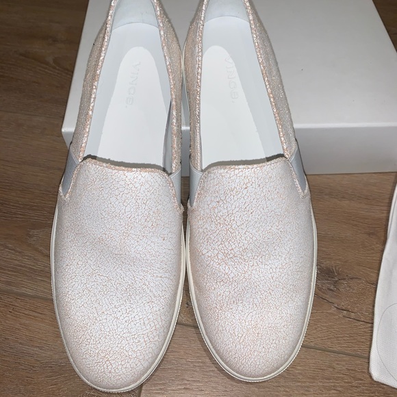 Vince crackled “Blair” leather shoe - Picture 2 of 9